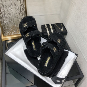 샤넬 2024SS 퍼 벨크로 뮬