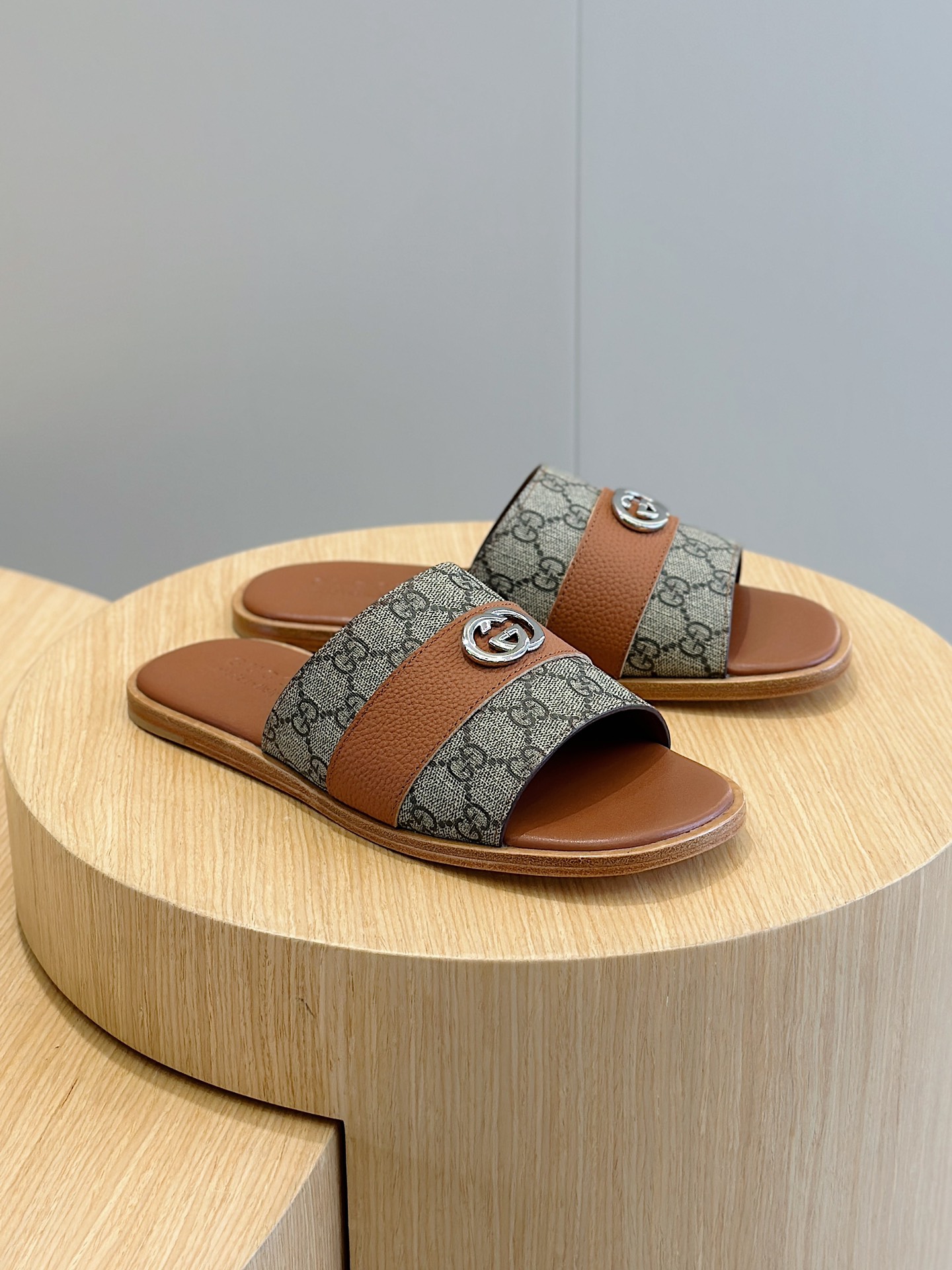 Gucci Lido 남성 더블G 슬리퍼