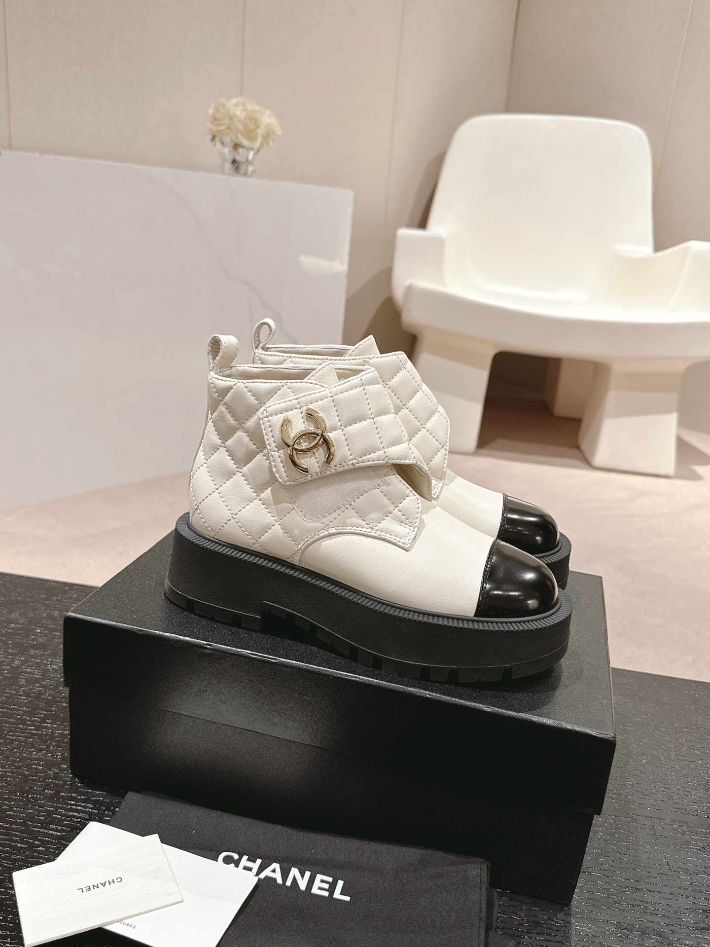 Chanel 24SS 퀼팅 부츠