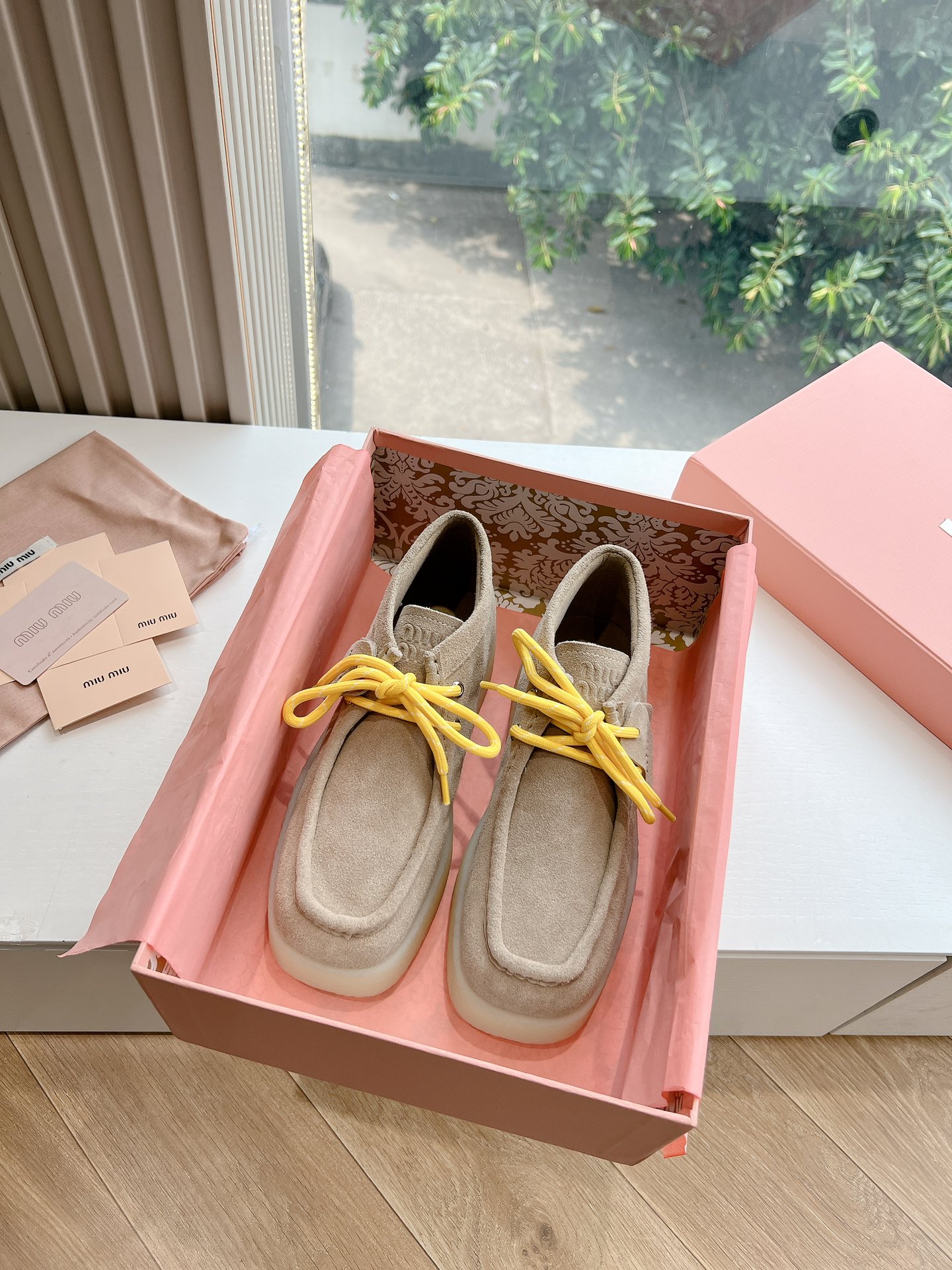 MIUMIU 24SS 가을 겨울 신상 통굽 앵클
