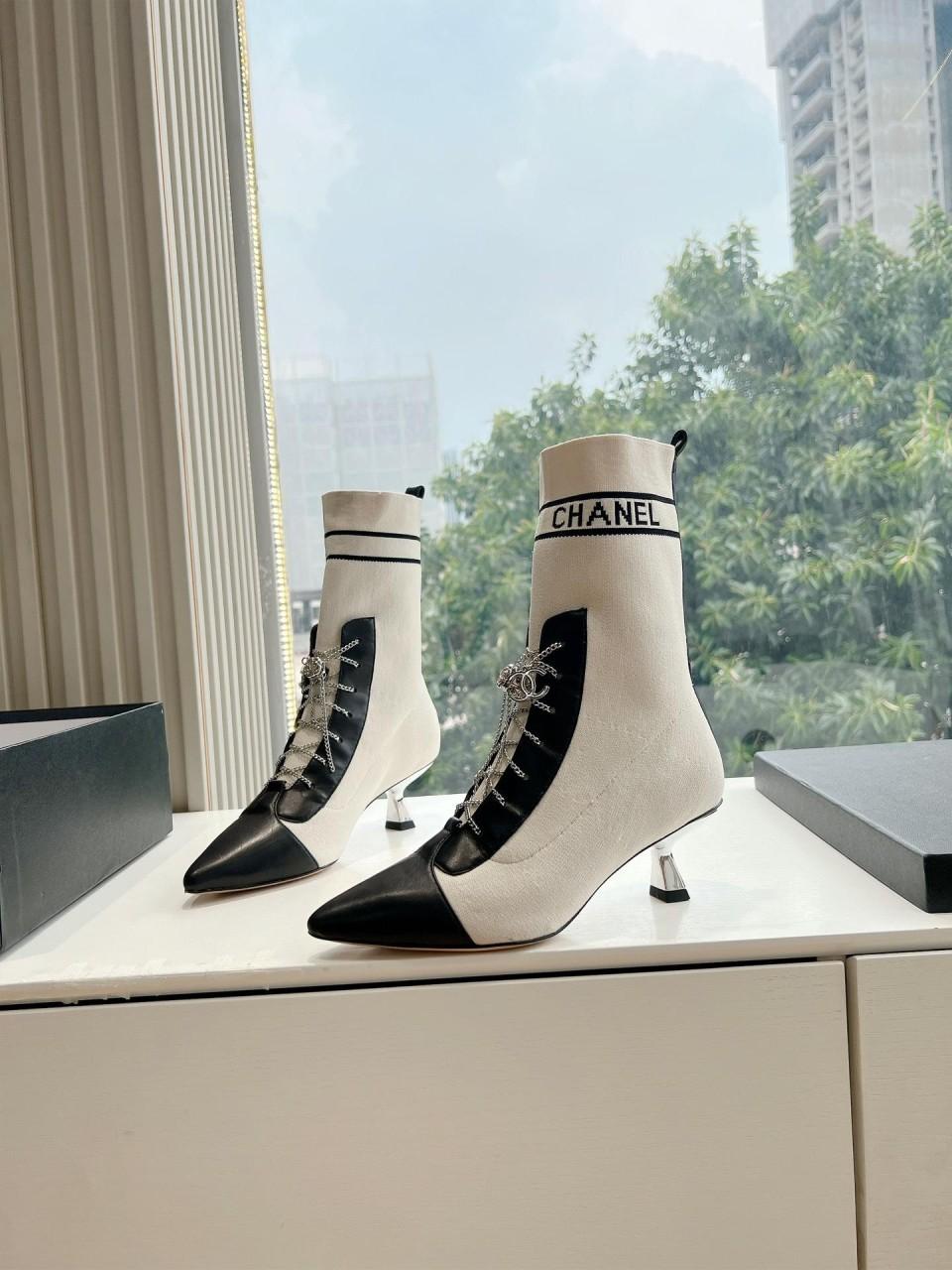 샤넬 24SS 부츠 힐
