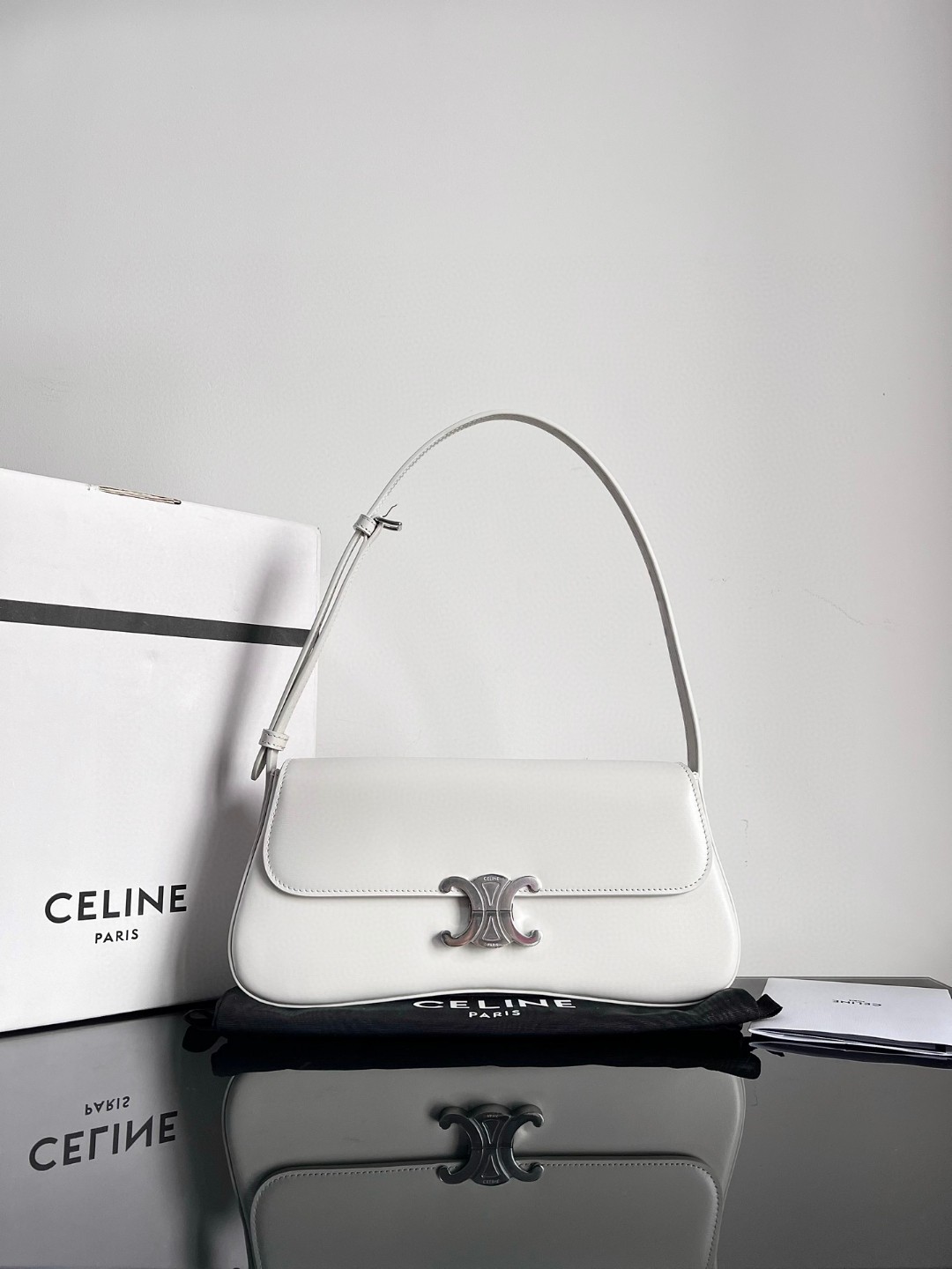 셀린느 여성 화이트 로라백 - Celine Womens White Lola Bag