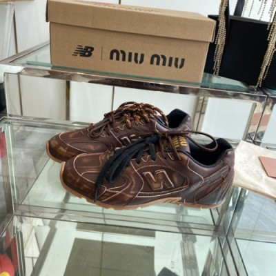 Miu Miu X 뉴발란스 공동 브랜드 운동화