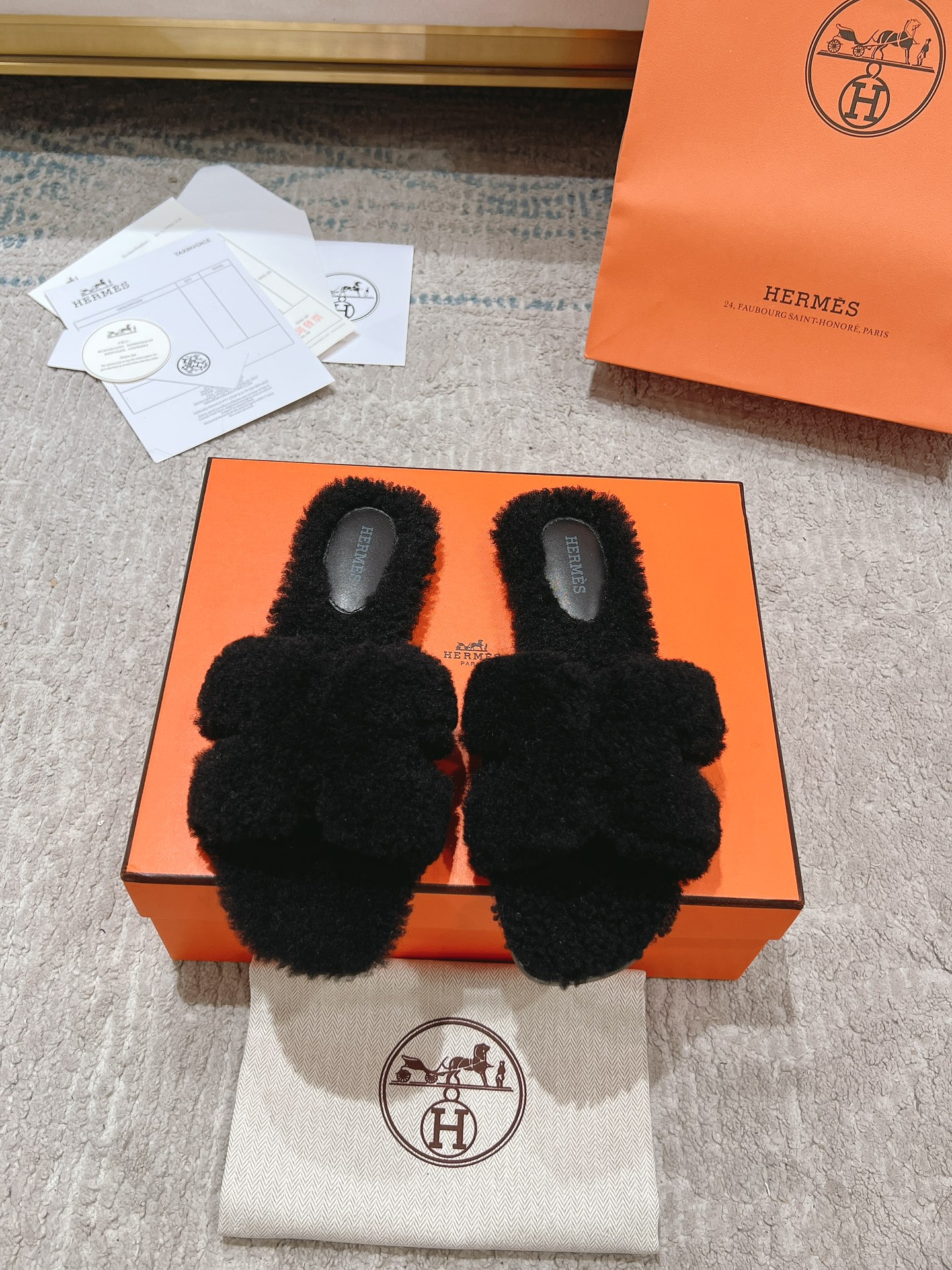 에르메스 24ss oran 퍼 슬리퍼