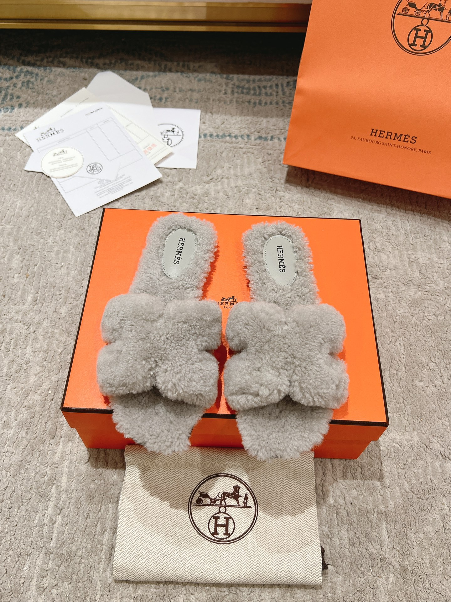 에르메스 24ss oran 퍼 슬리퍼