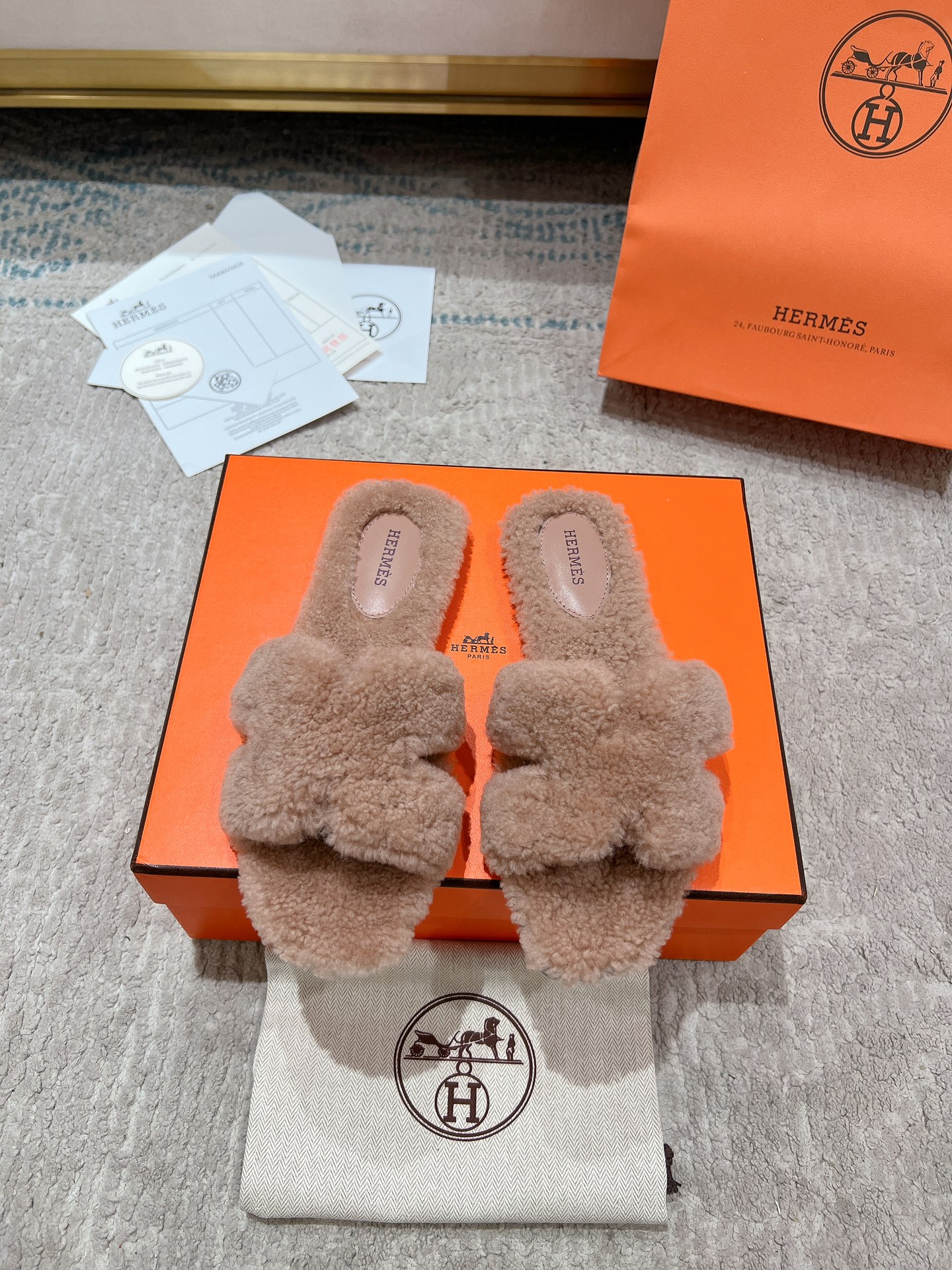 에르메스 24ss oran 퍼 슬리퍼