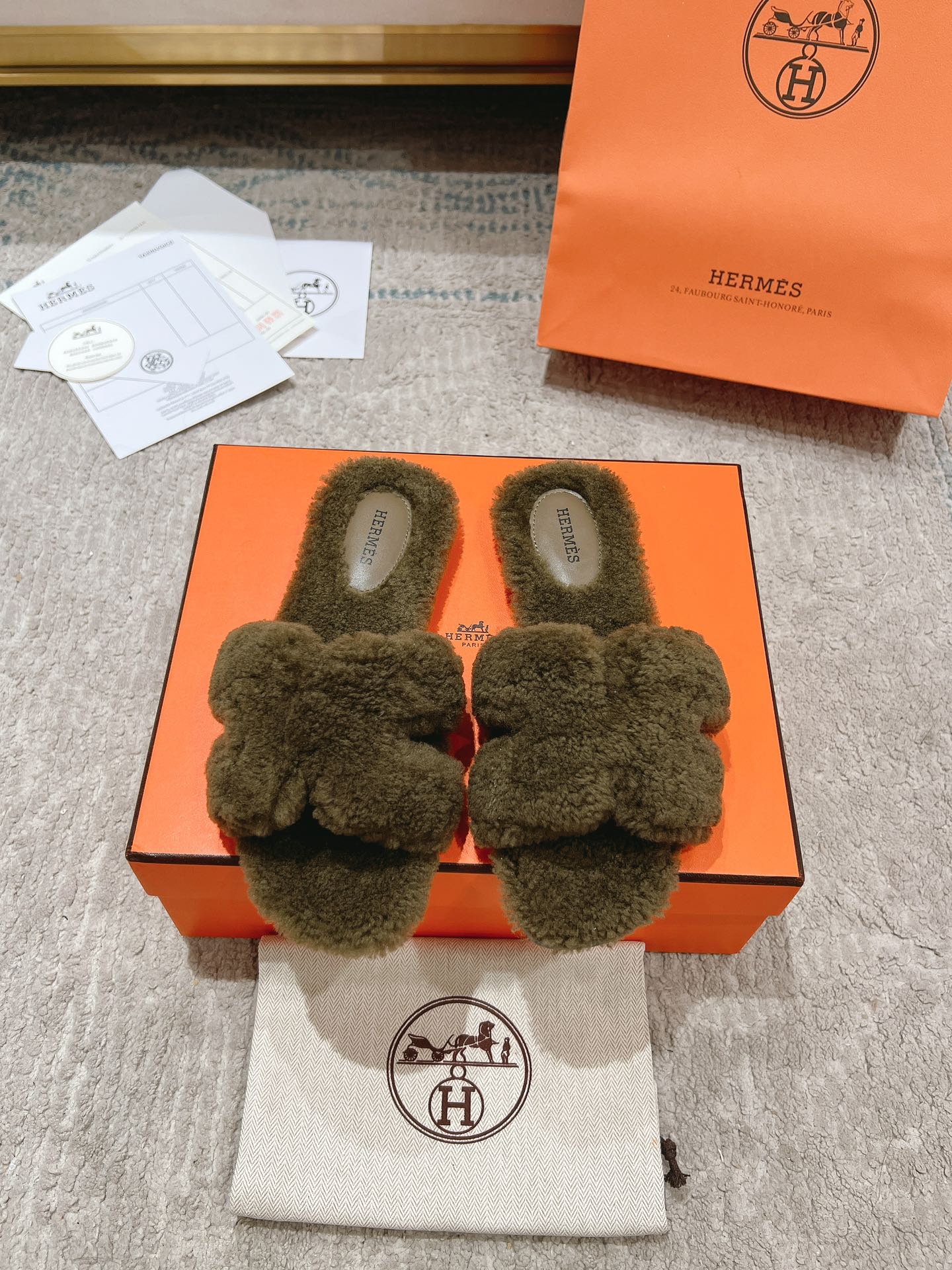 에르메스 24ss oran 퍼 슬리퍼