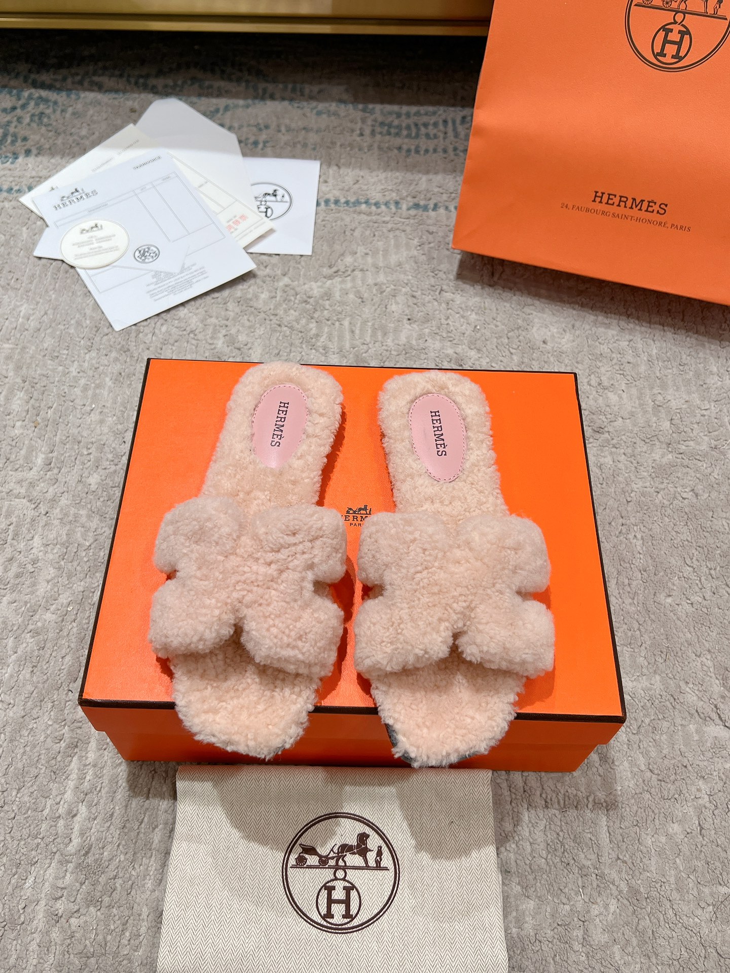 에르메스 24ss oran 퍼 슬리퍼