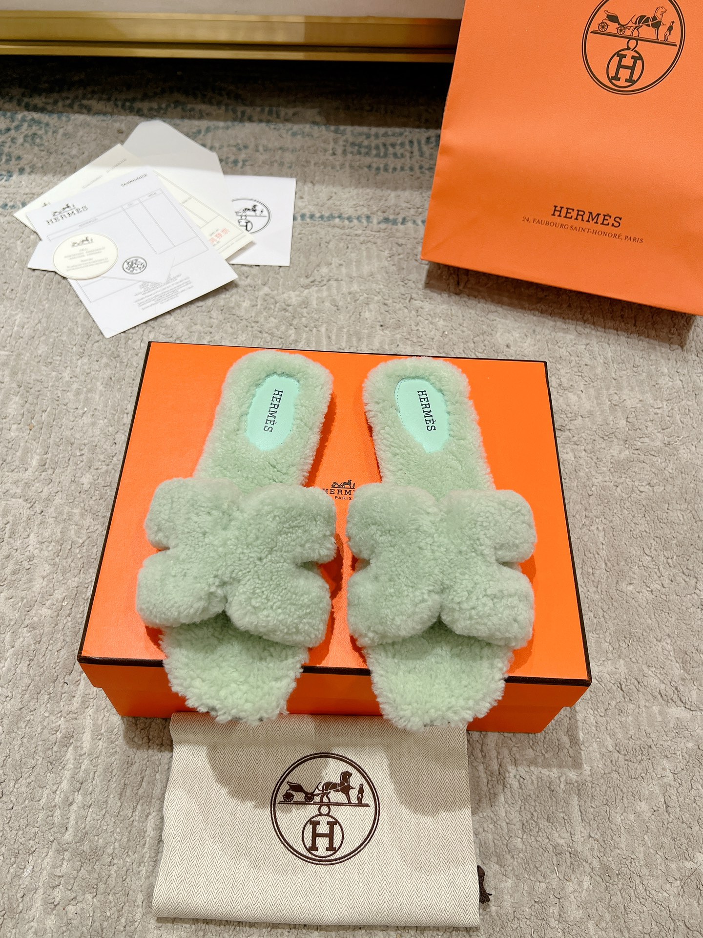 에르메스 24ss oran 퍼 슬리퍼