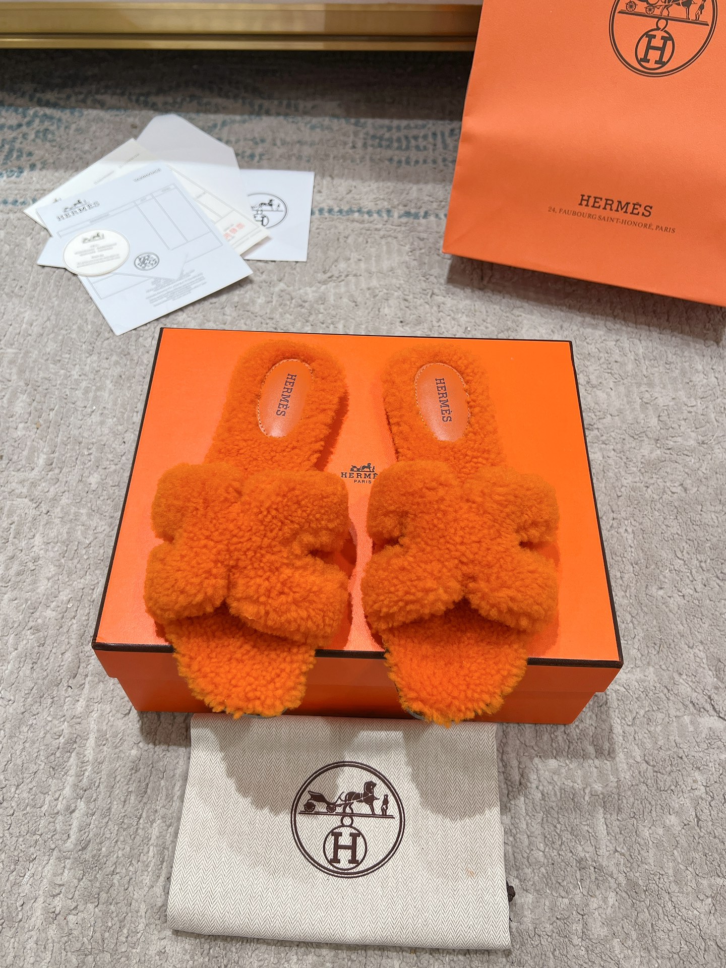 에르메스 24ss oran 퍼 슬리퍼