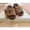MIUMIU 24ss 신상 로고 퍼 뮬 슬리퍼
