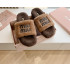 MIUMIU 24ss 신상 로고 퍼 뮬 슬리퍼