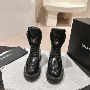 샤넬 𝟐𝟒B 레이스업 퀼팅 부츠