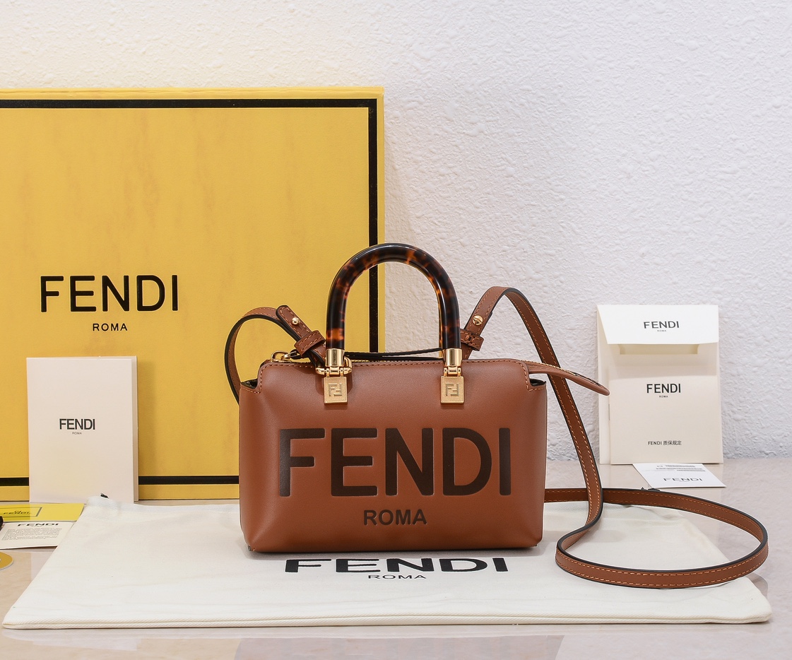 펜디 By the Way Mini leather small 보스턴백