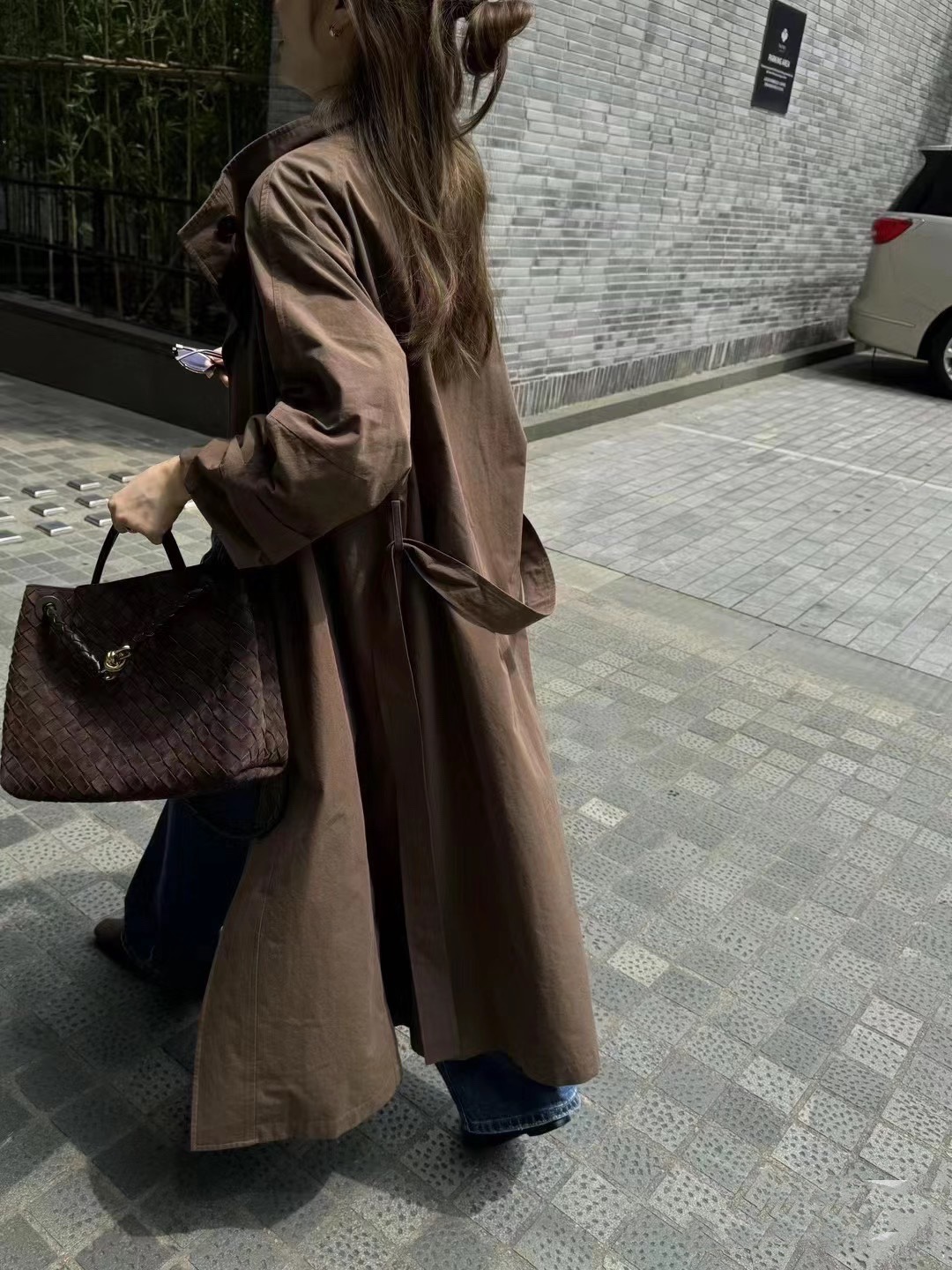 [현지최상급하이앤드]보테가 안디아모 미디엄 인트레치아토 스웨이드 토트 백