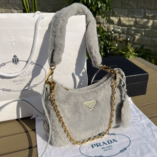 PRADA 프라다 리에디션 시어링 백