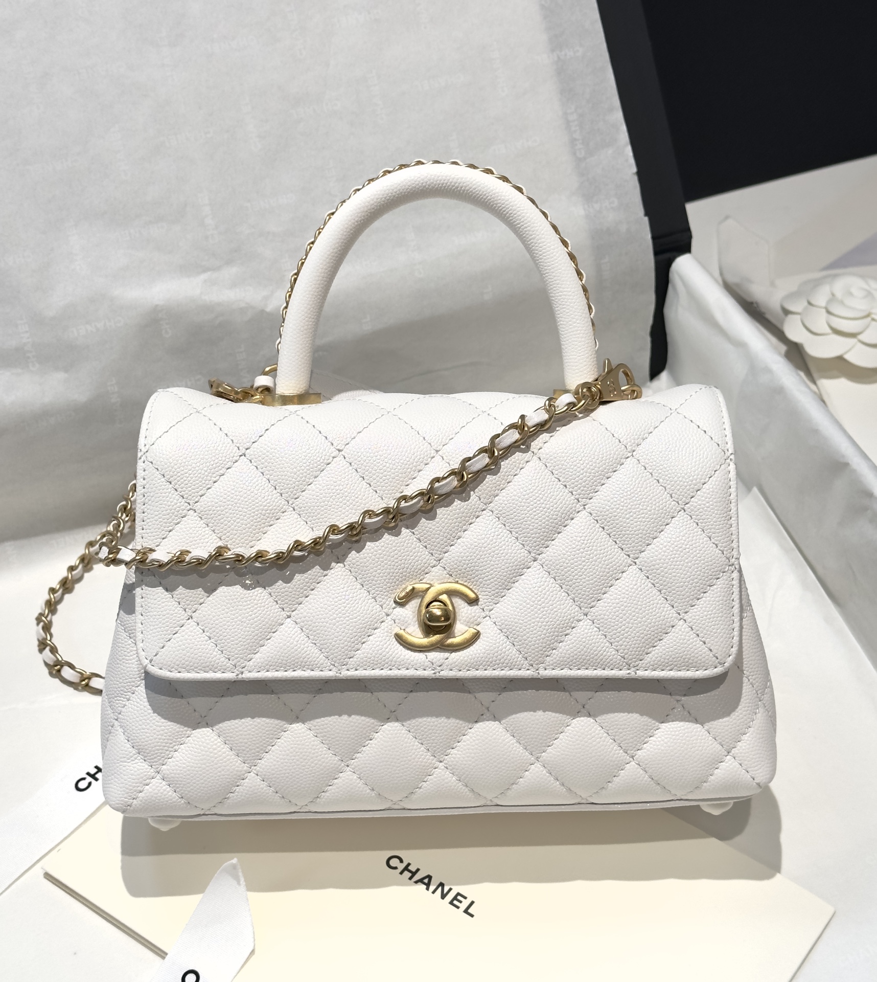 [하이앤드]CHANEL 샤넬 코코 핸들 캐비어 라지 (정품가죽,24K도금)