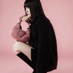 [하이앤드]프라다 문 패딩 나파 가죽 백