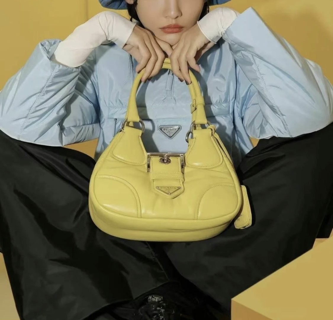 [하이앤드]프라다 문 패딩 나파 가죽 백