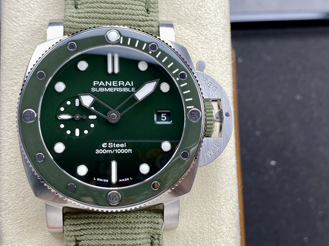 Panerai NEW 2022 Submersible Quarantaquattro Verde PAM01287