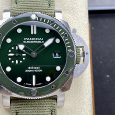 Panerai NEW 2022 Submersible Quarantaquattro Verde PAM01287