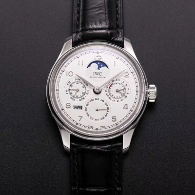V9공장 아이더블유씨(IWC)포르투기저 애뉴얼캘린더 화이트다이얼 가죽스트랩