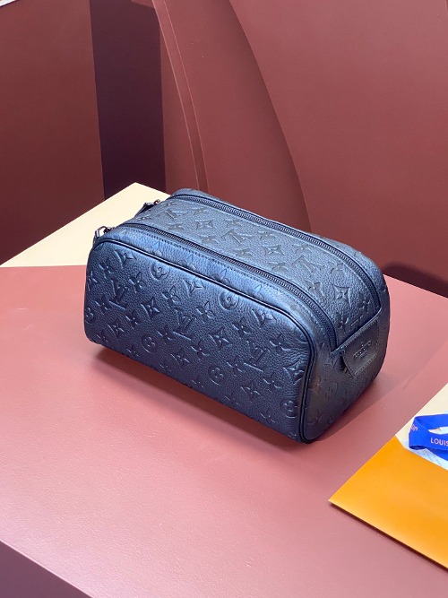 LOUIS VUITTON 루이비통 돕 키트 토일렛 파우치 M44494 (해외최상급)