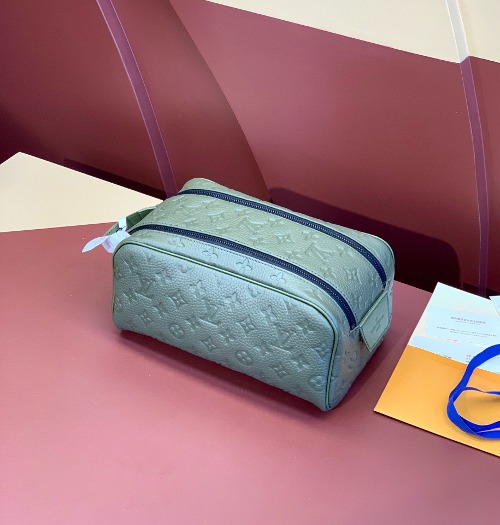 LOUIS VUITTON 루이비통 돕 키트 토일렛 파우치 M44494 (해외최상급)
