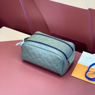 LOUIS VUITTON 루이비통 돕 키트 토일렛 파우치 M44494 (해외최상급)