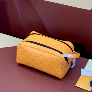 LOUIS VUITTON 루이비통 돕 키트 토일렛 파우치 M44494 (해외최상급)