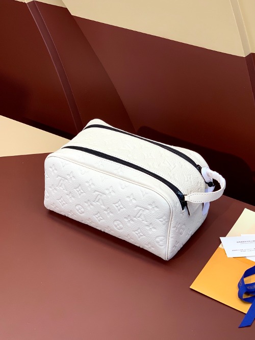 LOUIS VUITTON 루이비통 돕 키트 토일렛 파우치 M44494 (해외최상급)