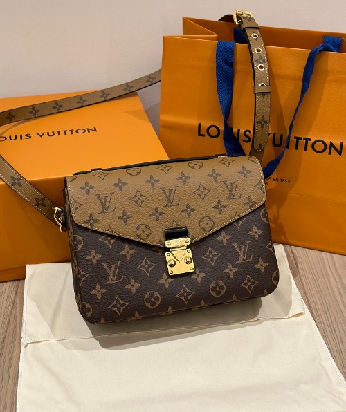 LOUIS VUITTON 루이비통 포쉐트 메티스 모노그램 크로스 백 (해외최상급)