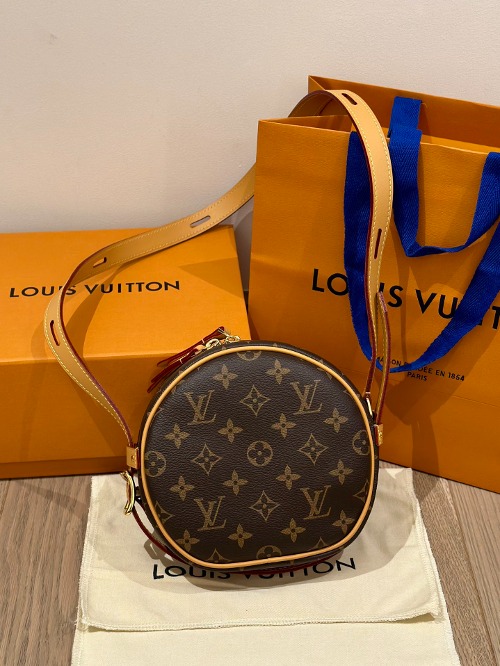 LOUIS VUITTON 루이비통 부아뜨 샤포 수플 PM (해외최상급)