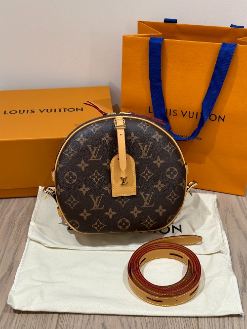 LOUIS VUITTON 루이비통 부아뜨 샤포 수플 백 (해외최상급)
