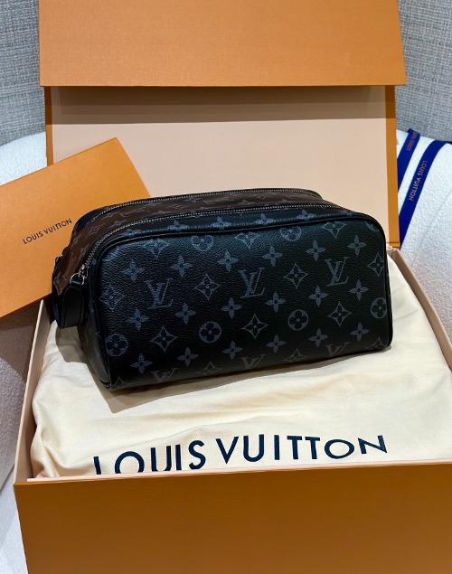 LOUIS VUITTON 루이비통 모노그램 이클립스 도프 키트 토일렛 파우치 (해외최상급)