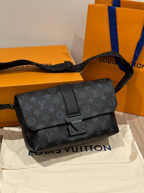LOUIS VUITTON 루이비통 S-케이프 메신저 모노그램 이클립스 (해외최상급)