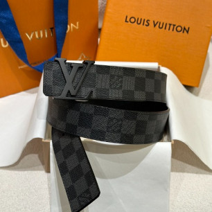 LOUIS VUITTON 루이비통 LV 이니셜 40mm 리버서블 벨트