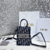 DIOR 오블리크 북도트 미니 휴대폰백 S5555CRIW
