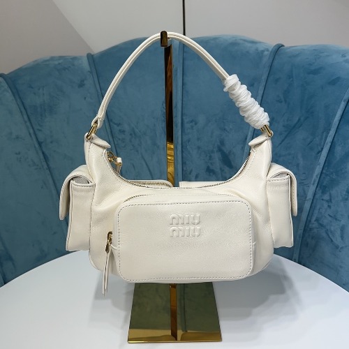 MIUMIU 나파 가죽 포켓 숄더백