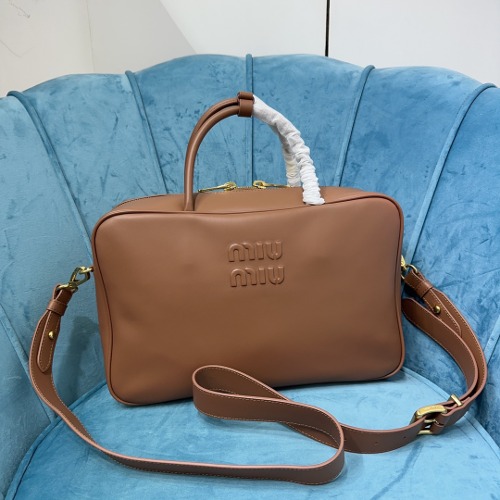 MIUMIU 가죽 탑 핸들백 5BB117