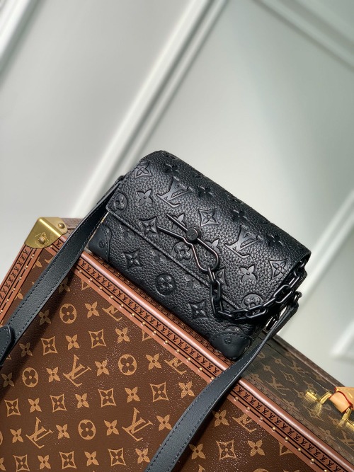 LOUIS VUITTON 스티머 웨어러블 월릿 - M81783