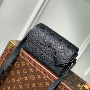 LOUIS VUITTON 스티머 웨어러블 월릿 - M81783
