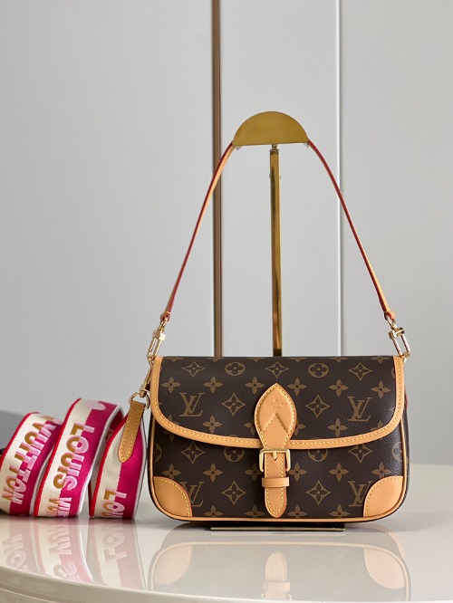 LOUIS VUITTON 모노그램 다이앤 숄더백 M46049