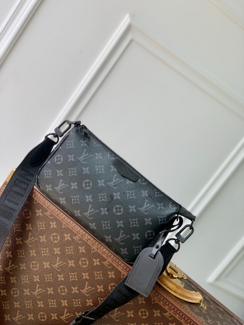 LOUIS VUITTON 포쉐트 악세수아 XL - M11741