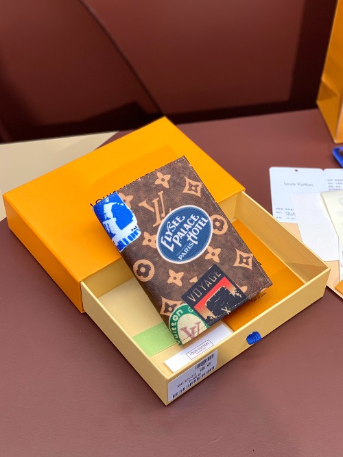LOUIS VUITTON 패스포트 커버 여권지갑 M64502