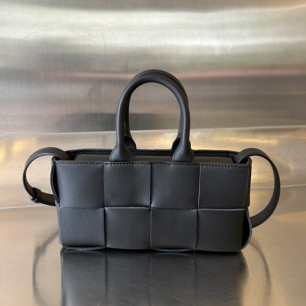 BOTTEGA VENETA 미니 아르코 토트백 776778