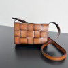 BOTTEGA VENETA 인테르치아토 레더 메신저 백 카세트백 708768