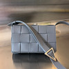 BOTTEGA VENETA 인테르치아토 레더 메신저 백 카세트백 708768