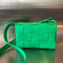 BOTTEGA VENETA 인테르치아토 레더 메신저 백 카세트백 708768