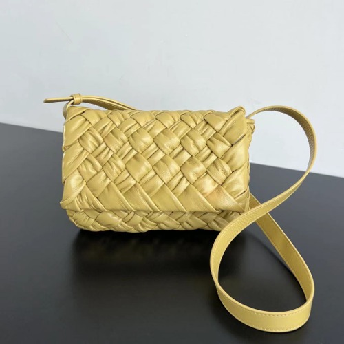 BOTTEGA VENETA 스몰 RUMPLE 럼플 메신저 백 787113